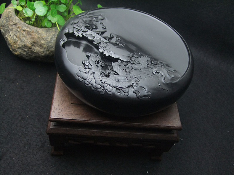 歙硯雕刻精致山水硯臺(tái)，精品老坑龍尾硯