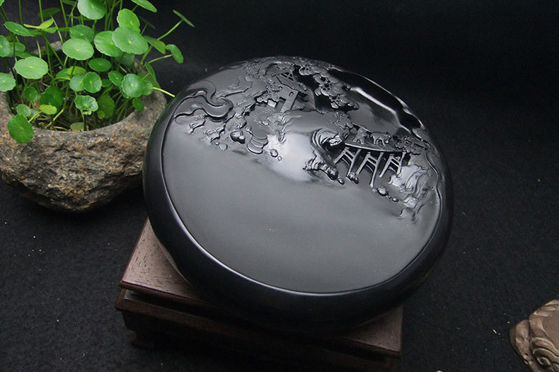 歙硯雕刻精致山水硯臺(tái)，精品老坑龍尾硯