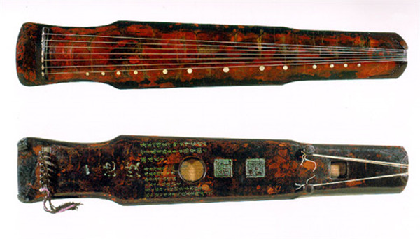 中國(guó)傳統(tǒng)古典優(yōu)美樂(lè)器古琴