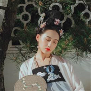 深深庭院美人古風頭像，漢服真人頭像qq頭像