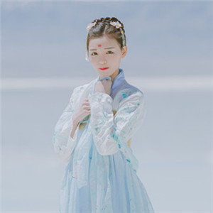 冰靈純凈藍(lán)衣漢服女子頭像，可愛(ài)女生古風(fēng)真人