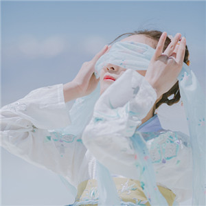 冰靈純凈藍(lán)衣漢服女子頭像，可愛(ài)女生古風(fēng)真人