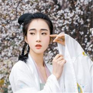 櫻花樹(shù)下古風(fēng)女子頭像，真人古風(fēng)頭像大全