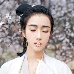 櫻花樹(shù)下古風(fēng)女子頭像，真人古風(fēng)頭像大全