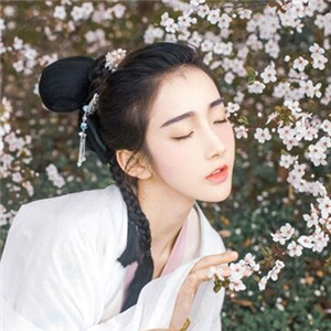 櫻花樹(shù)下古風(fēng)女子頭像，真人古風(fēng)頭像大全