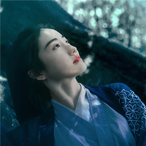 瀟灑肆意古風飲酒女子頭像，好看的真人頭像