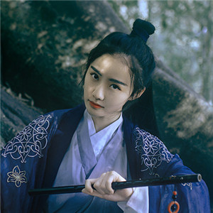 瀟灑肆意古風飲酒女子頭像，好看的真人頭像