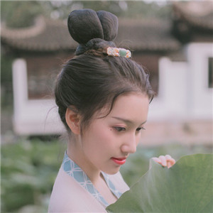 荷塘院內(nèi)美人醉古風(fēng)頭像，女生唯美意境頭像