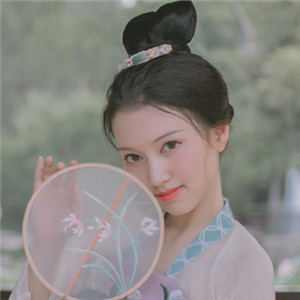 荷塘院內(nèi)美人醉古風(fēng)頭像，女生唯美意境頭像