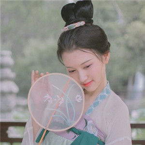 荷塘院內(nèi)美人醉古風(fēng)頭像，女生唯美意境頭像