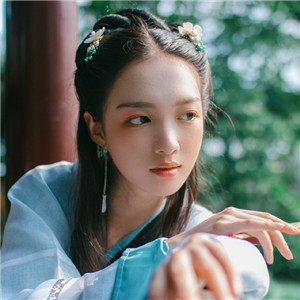 清荷滿塘綠衣小姑娘古風(fēng)頭像，愜意唯美女生頭