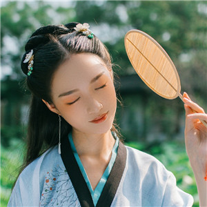 清荷滿塘綠衣小姑娘古風(fēng)頭像，愜意唯美女生頭