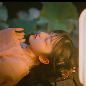 夜色杏粉小依獨(dú)醉酒古風(fēng)頭像，女生古風(fēng)頭像