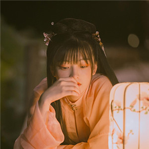 夜色杏粉小依獨(dú)醉酒古風(fēng)頭像，女生古風(fēng)頭像