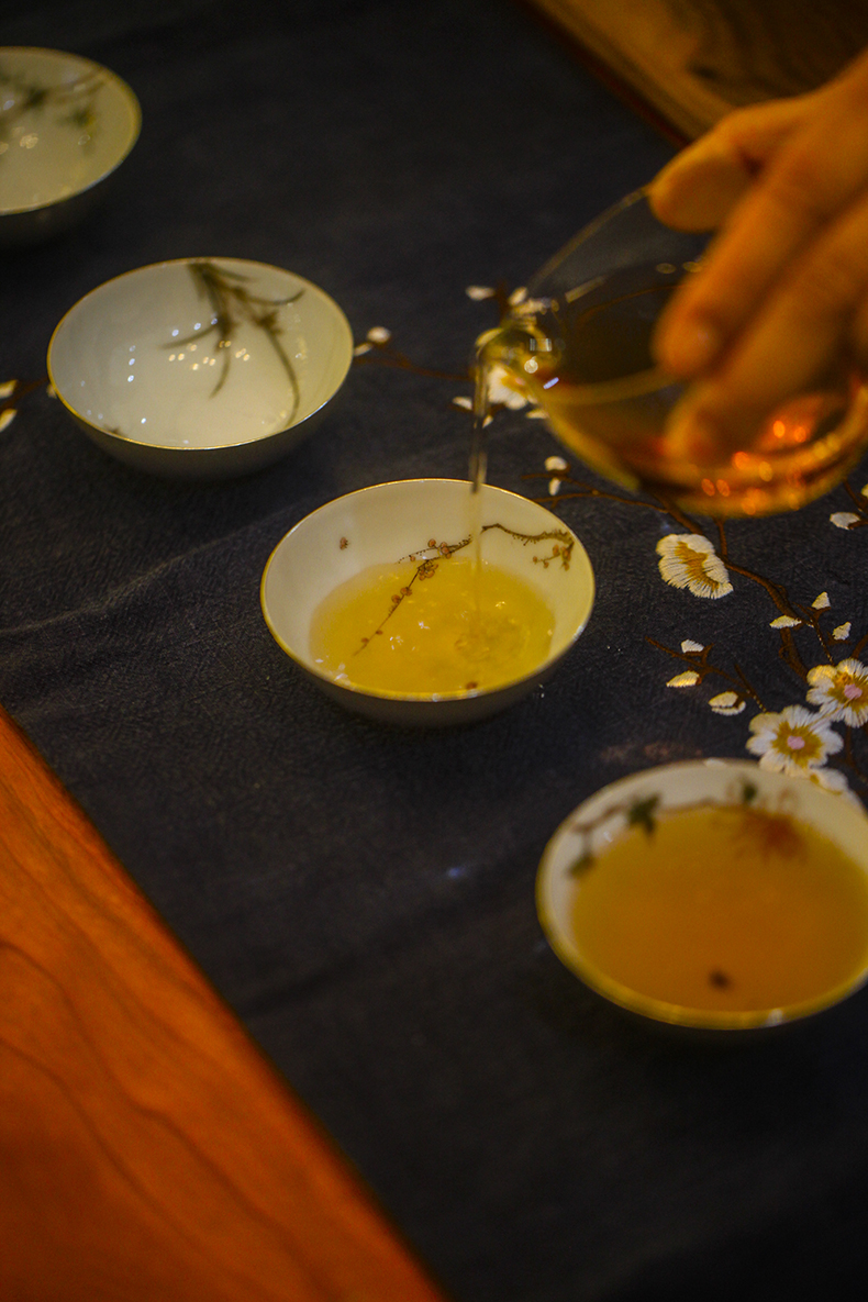 家佳樂文學梅蘭竹菊鎏銀茶具套裝