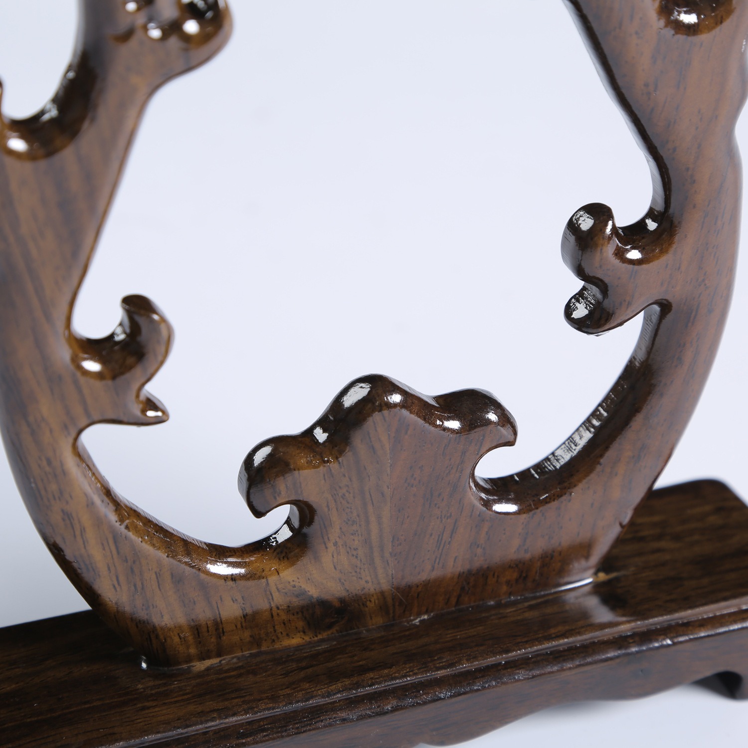 龍頭玉架木雕，細膩精致木雕