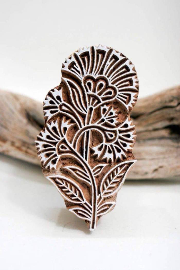 精致雕刻圖案，家佳樂文學桃核雕刻