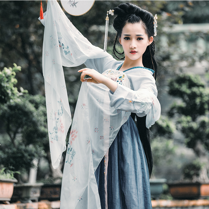 素雅繡花漢服，仙氣十足齊胸襦裙