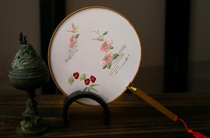 三款國色芳華刺繡團扇，周邊流蘇古典扇子