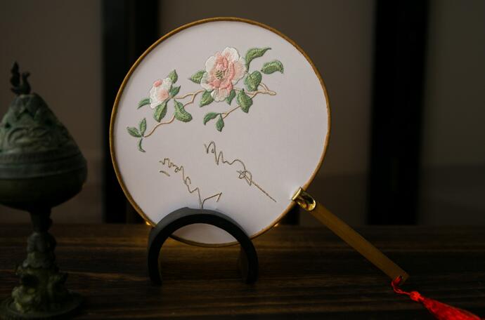 三款國色芳華刺繡團扇，周邊流蘇古典扇子