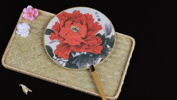 六款圖案女式團扇，古風工藝漢服古典扇子圖片