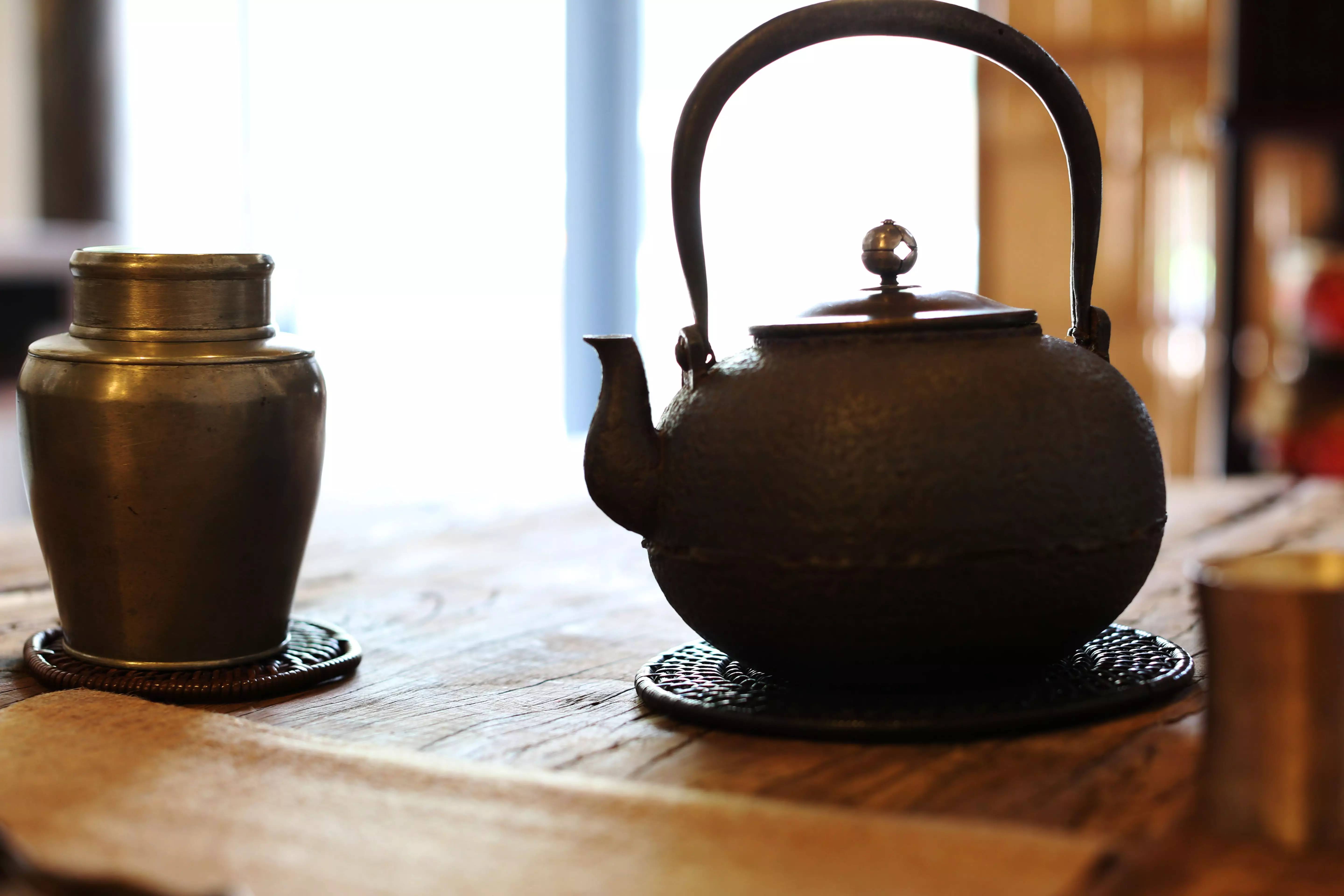 茶桌宏觀世界，茶湯沁人心