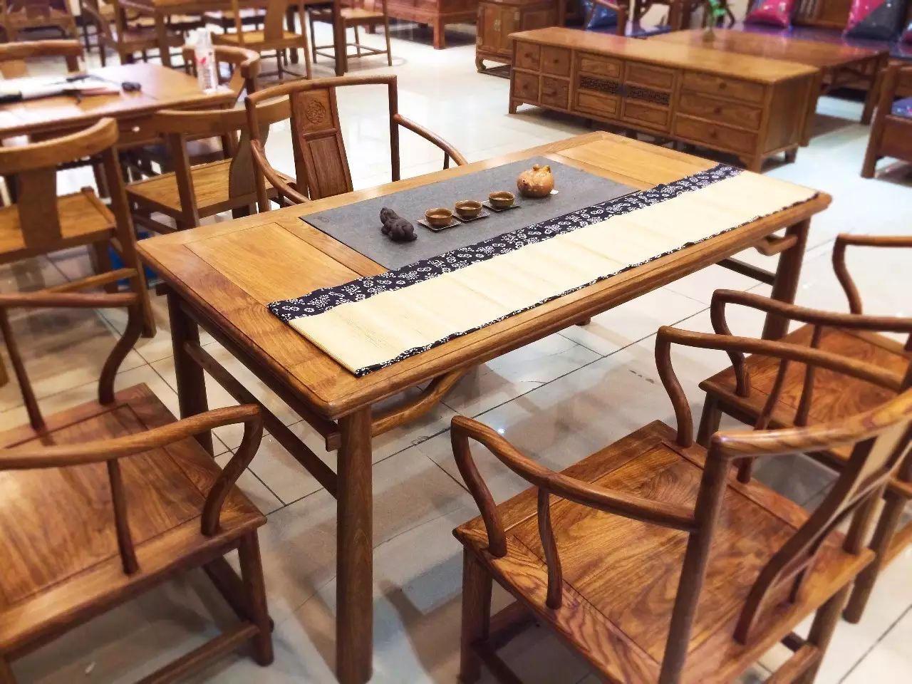 一方茶桌，萬(wàn)種風(fēng)情!