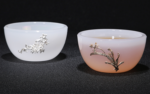 白瓷白玉茶杯，鑲銀功夫茶具