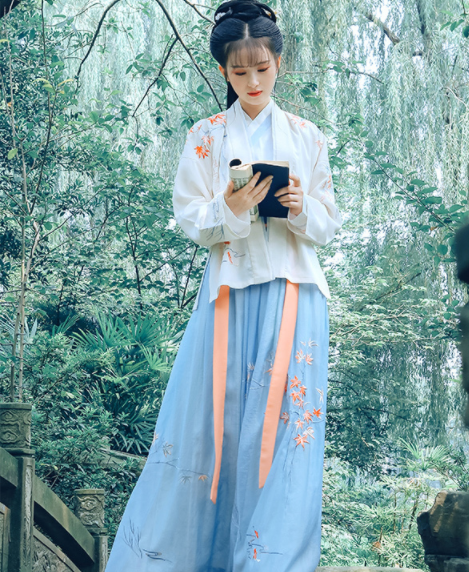 傳統(tǒng)漢服褙子褶裙，宋制繡花楓葉裙