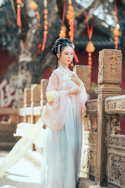 原創(chuàng)繡花齊胸襦裙，仙氣漸變清新漢服