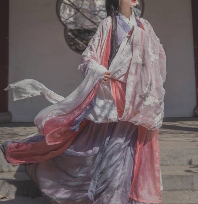 三款魏晉風優(yōu)雅漢服，配上清新脫俗的你