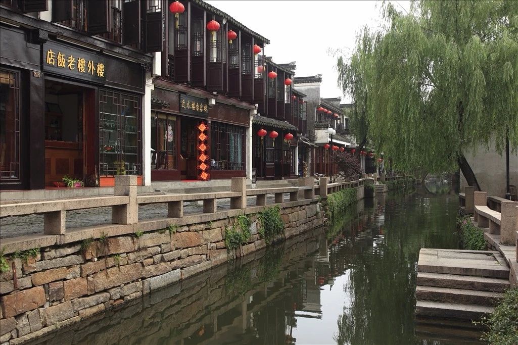 古鎮(zhèn)最美季節(jié)，你就是畫中人