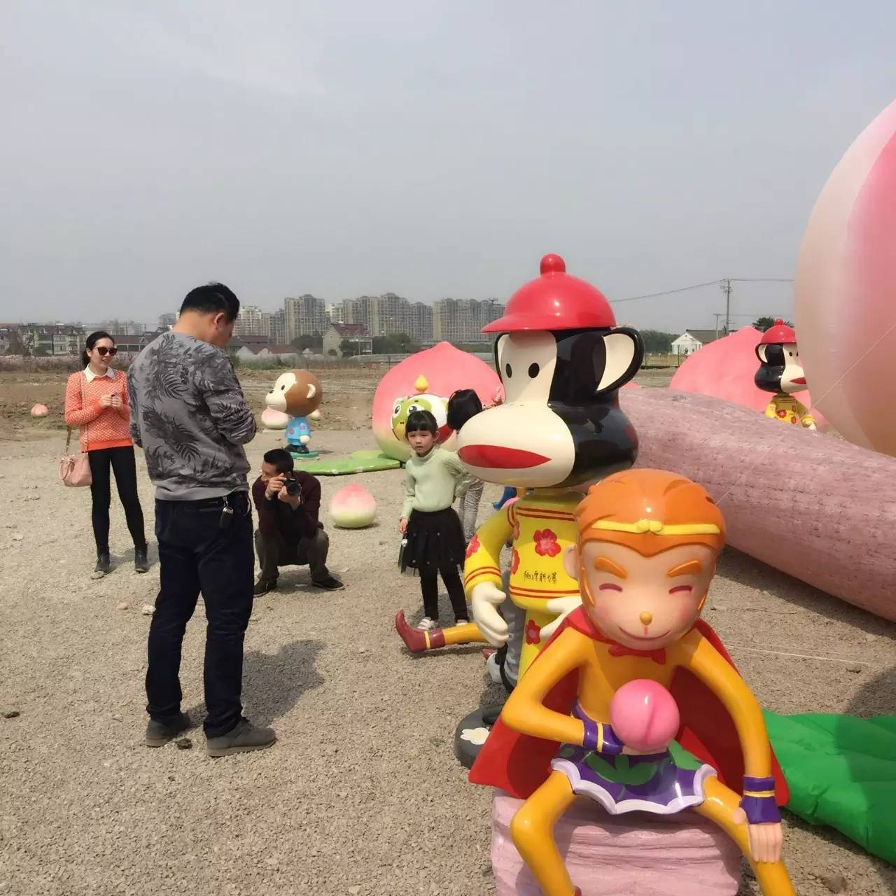 古鎮(zhèn)之外的新場，或許更有新意