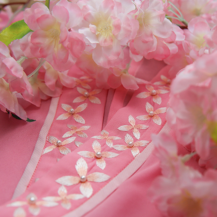 淺色交領(lǐng)半臂漢服，清風(fēng)拂面若縹緲如仙漢服