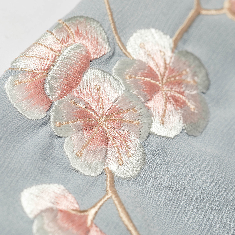 傳統(tǒng)雙袖刺繡漢服上衣，對(duì)襟半臂繡花漢服