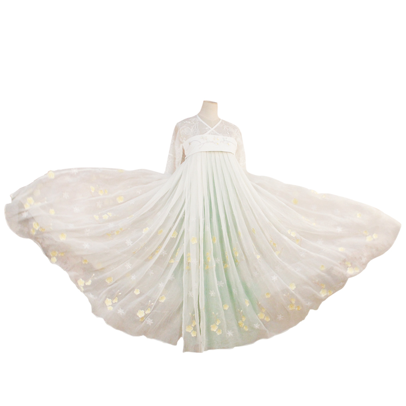 精美繡花漢服，端莊大氣漢服