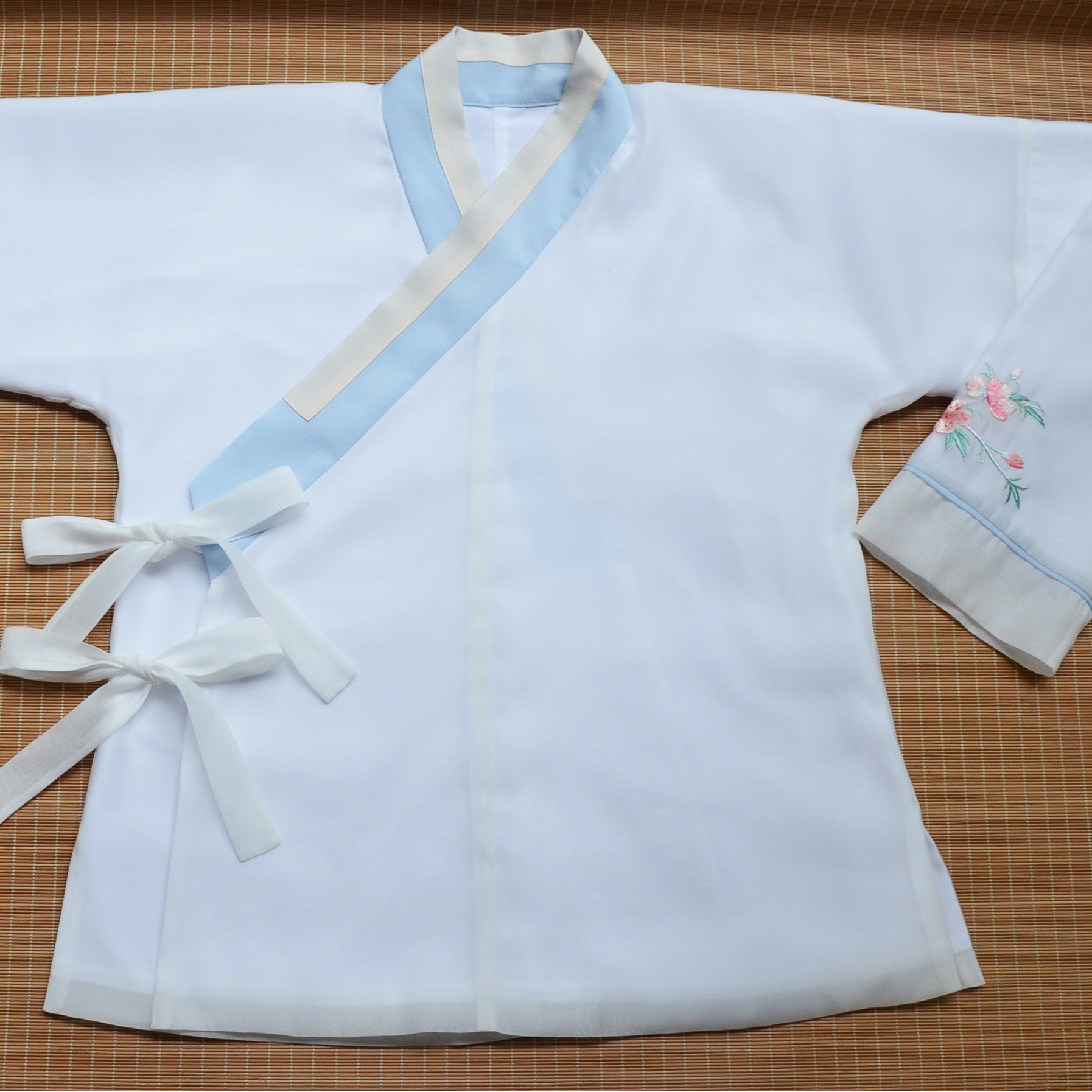 方領(lǐng)馬甲漢服，俏皮可愛漢服圖片