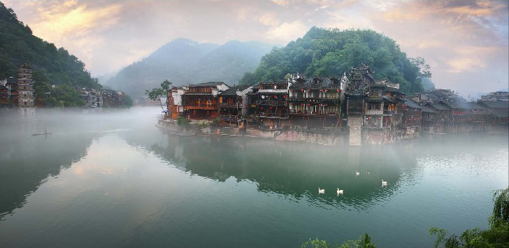 一座古香古色的古鎮(zhèn)，湖南鳳凰古城