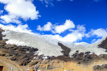 藍(lán)天白云，晴空萬里風(fēng)景圖