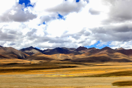 藍(lán)天白云，晴空萬里風(fēng)景圖