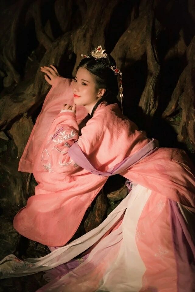 粉紅齊腰襦裙?jié)h服，魏晉風(fēng)大袖衫彩虹裙圖片