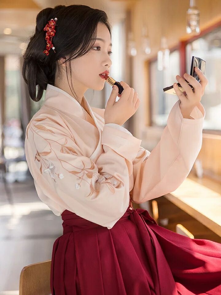 行香子家佳樂文學漢服，優(yōu)雅絕代風華