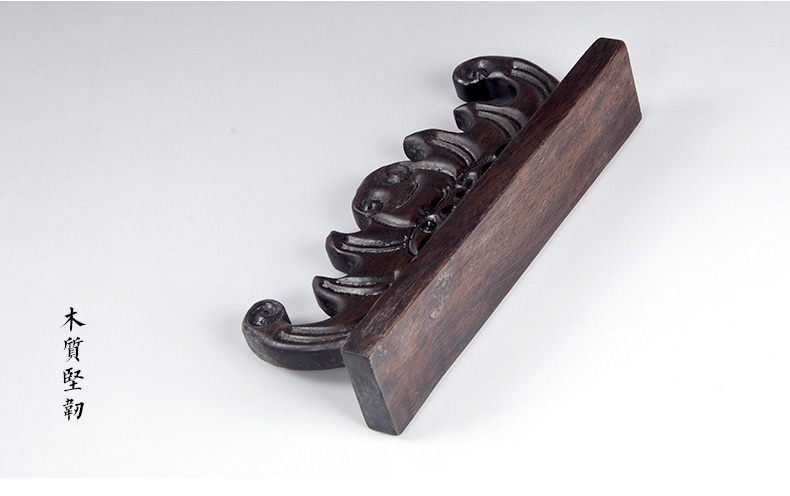 雞翅木精工細(xì)作，大蝙蝠筆架