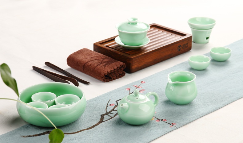 晶瑩滋潤(rùn)勝翡翠的青瓷水盂