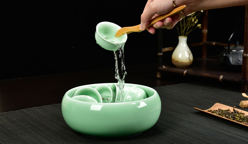 晶瑩滋潤(rùn)勝翡翠的青瓷水盂