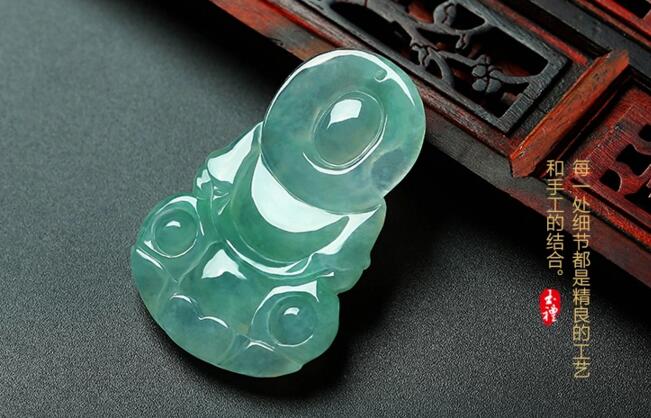 冰種翡翠觀音，飄綠緬甸翡翠觀音吊墜