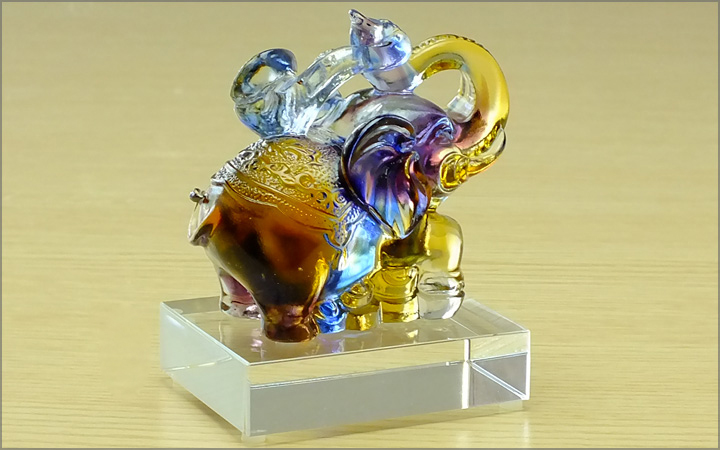 琉璃吉祥如意工藝品，琉璃的意思