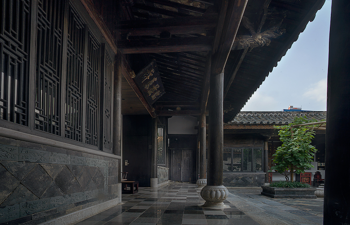 云南建水聽(tīng)紫云民宿