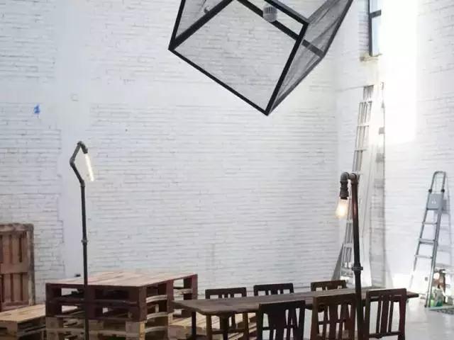 北皋一號(hào)的國(guó)際藝術(shù)區(qū)“有肉食堂”