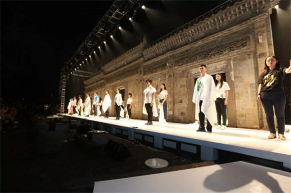 2017年中國美術學院畢業(yè)展開幕式現(xiàn)場（海量套圖